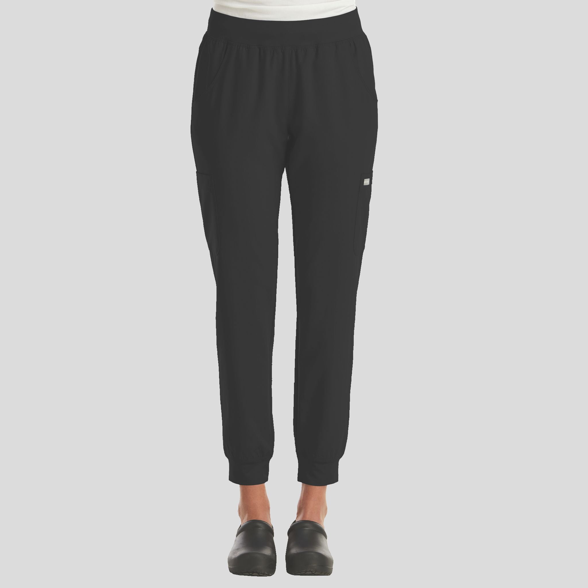 Maevn_Momentum_5092_black_front
